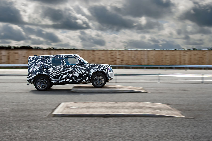 沒有設計過頭吶,Defender只是精心設計成你要它做甚麼就做得到什麼而已。