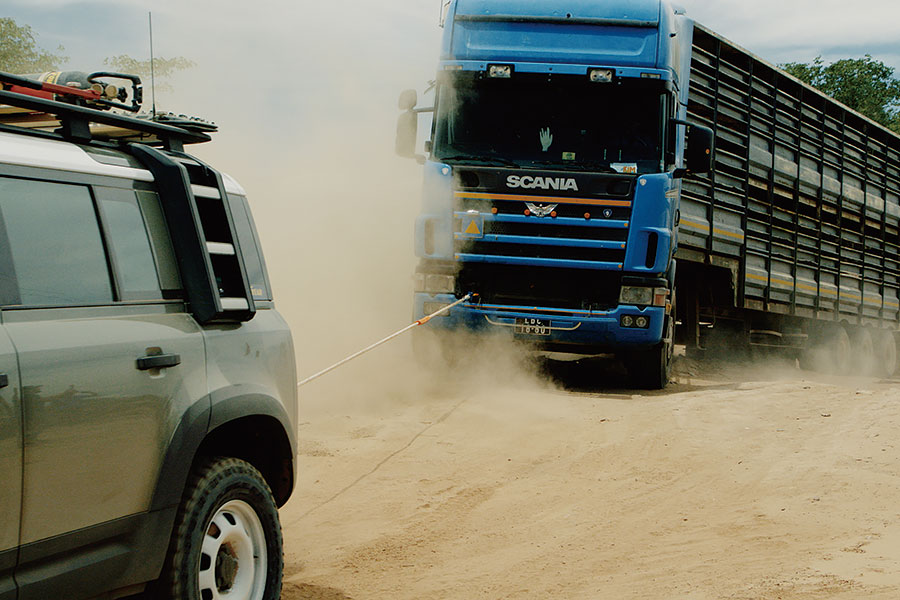 沒有設計過頭吶,Defender只是精心設計成你要它做甚麼就做得到什麼而已。
