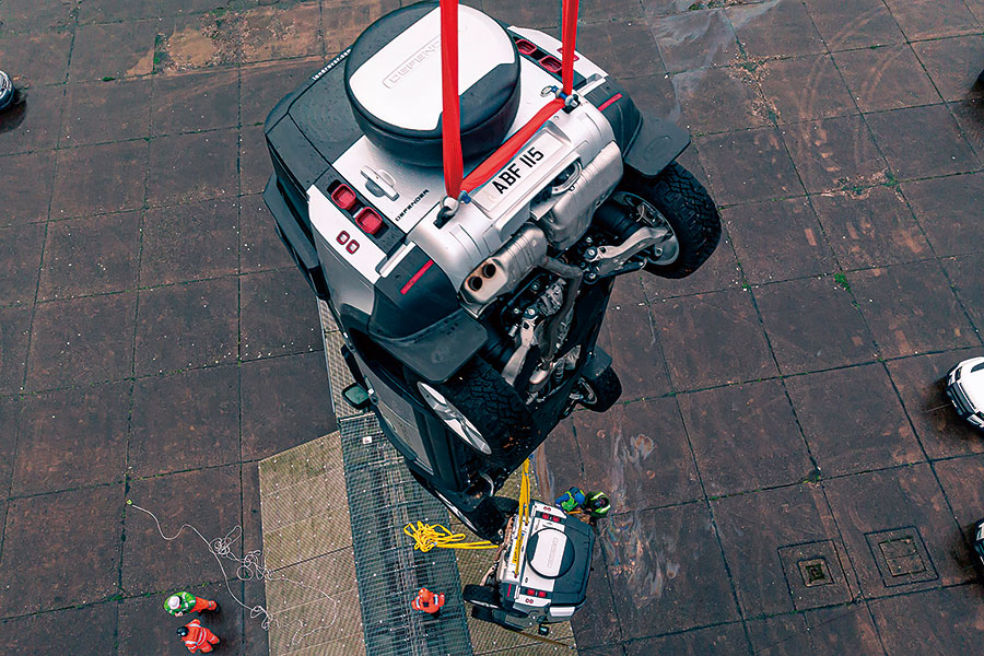 沒有設計過頭吶,Defender只是精心設計成你要它做甚麼就做得到什麼而已。