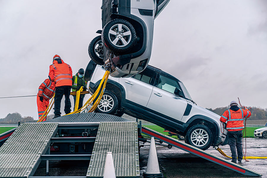沒有設計過頭吶,Defender只是精心設計成你要它做甚麼就做得到什麼而已。