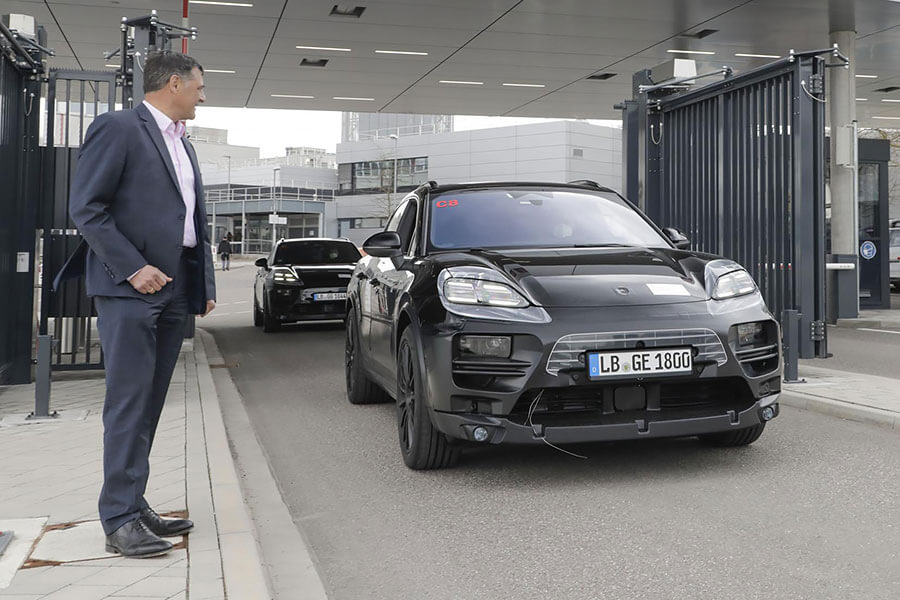 對於外界與日俱增的好奇心，保時捷決定交由產品開發總監一次說分明。