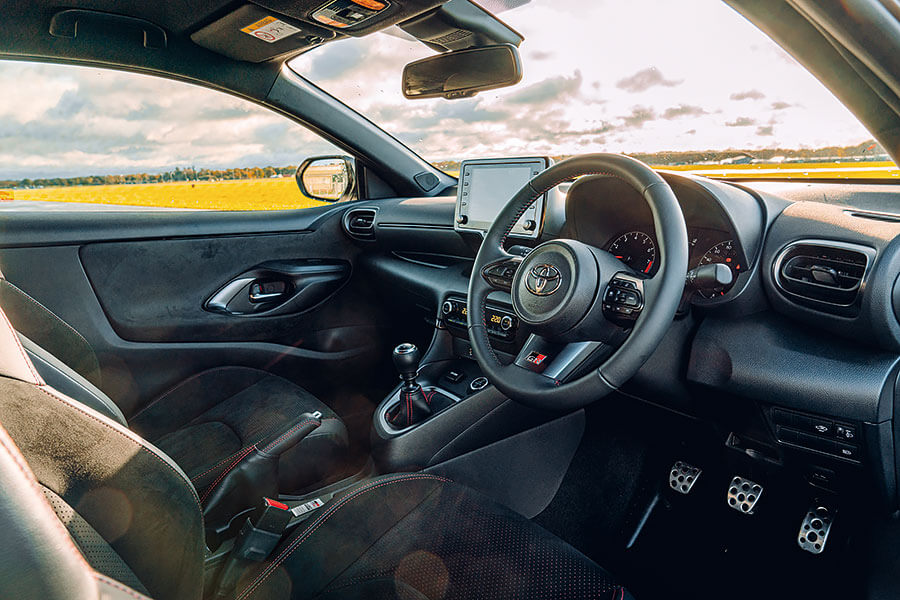 豐田注入了越野心得的小鋼砲現已功成下山,一眾成名老江湖亦紛紛提升修為嚴陣以待,如今正是各路英雄雲集TG校場一較高下的好時機。