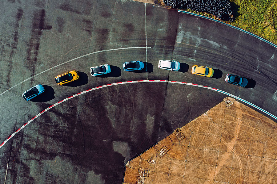 豐田注入了越野心得的小鋼砲現已功成下山,一眾成名老江湖亦紛紛提升修為嚴陣以待,如今正是各路英雄雲集TG校場一較高下的好時機。