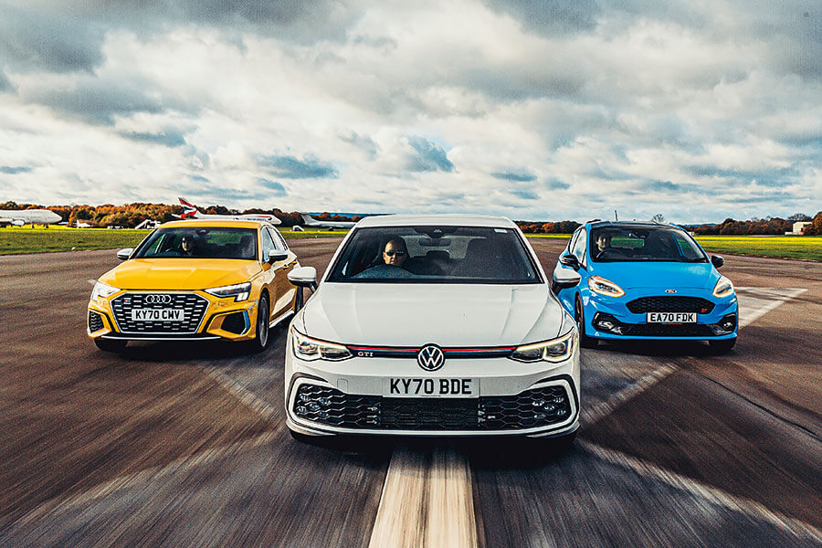 豐田注入了越野心得的小鋼砲現已功成下山,一眾成名老江湖亦紛紛提升修為嚴陣以待,如今正是各路英雄雲集TG校場一較高下的好時機。