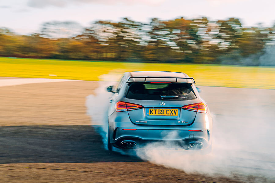 豐田注入了越野心得的小鋼砲現已功成下山,一眾成名老江湖亦紛紛提升修為嚴陣以待,如今正是各路英雄雲集TG校場一較高下的好時機。