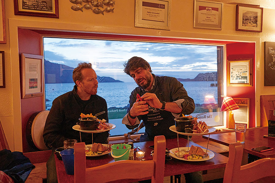 要逃避無窮無盡的壞消息,又有什麼比靜靜喝一杯更妙呢?所以我們為福斯ID.3充飽電池直奔英國最偏遠的酒吧。