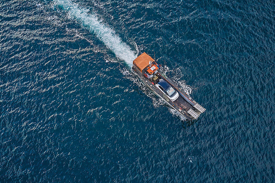 要逃避無窮無盡的壞消息,又有什麼比靜靜喝一杯更妙呢?所以我們為福斯ID.3充飽電池直奔英國最偏遠的酒吧。