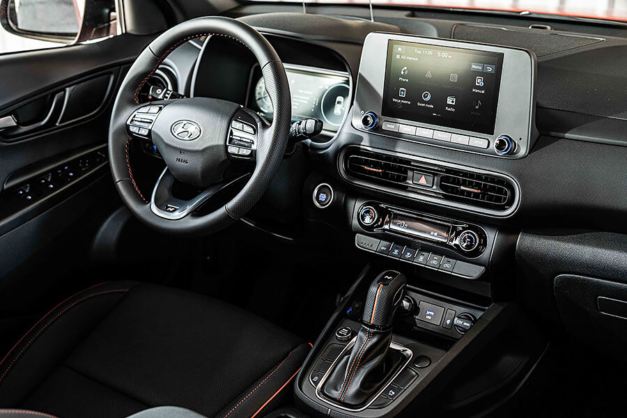 當新車發表會半在賽車場上,可想而知必有大驚喜會發生。