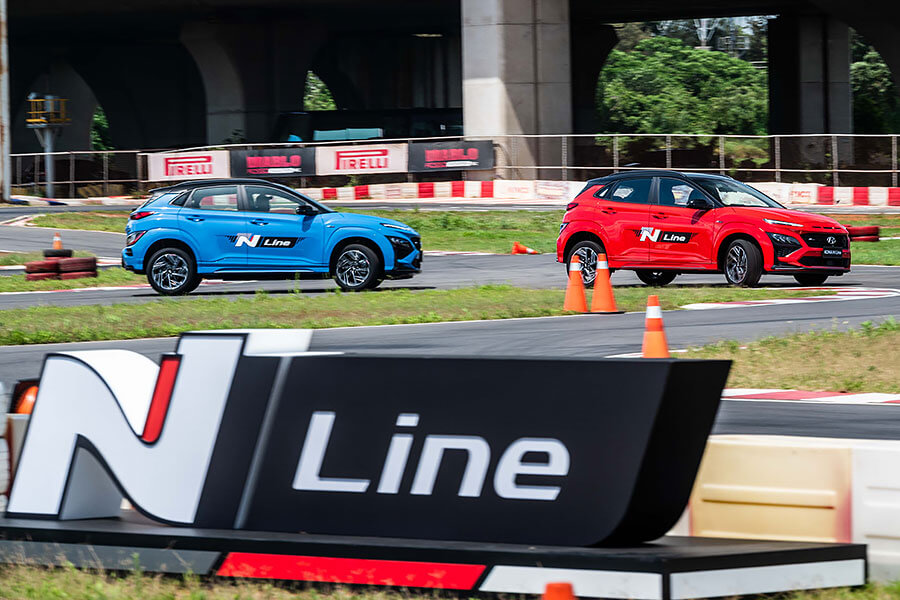 當新車發表會半在賽車場上,可想而知必有大驚喜會發生。