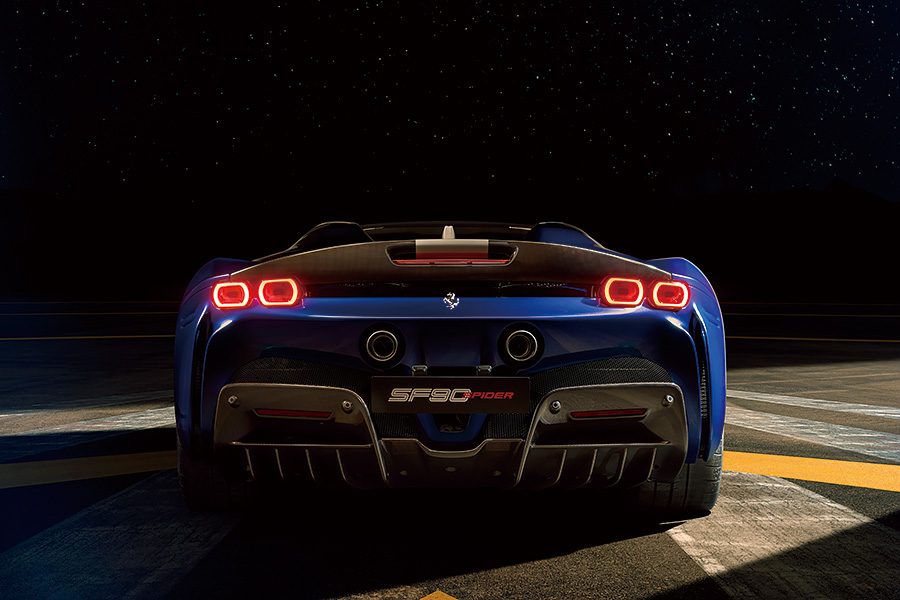 正為往返甲乙兩地而尋找插充式混能的明智選擇嗎?把法拉利放進候選名單吧。