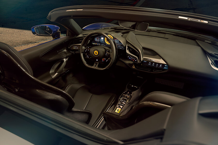 正為往返甲乙兩地而尋找插充式混能的明智選擇嗎?把法拉利放進候選名單吧。