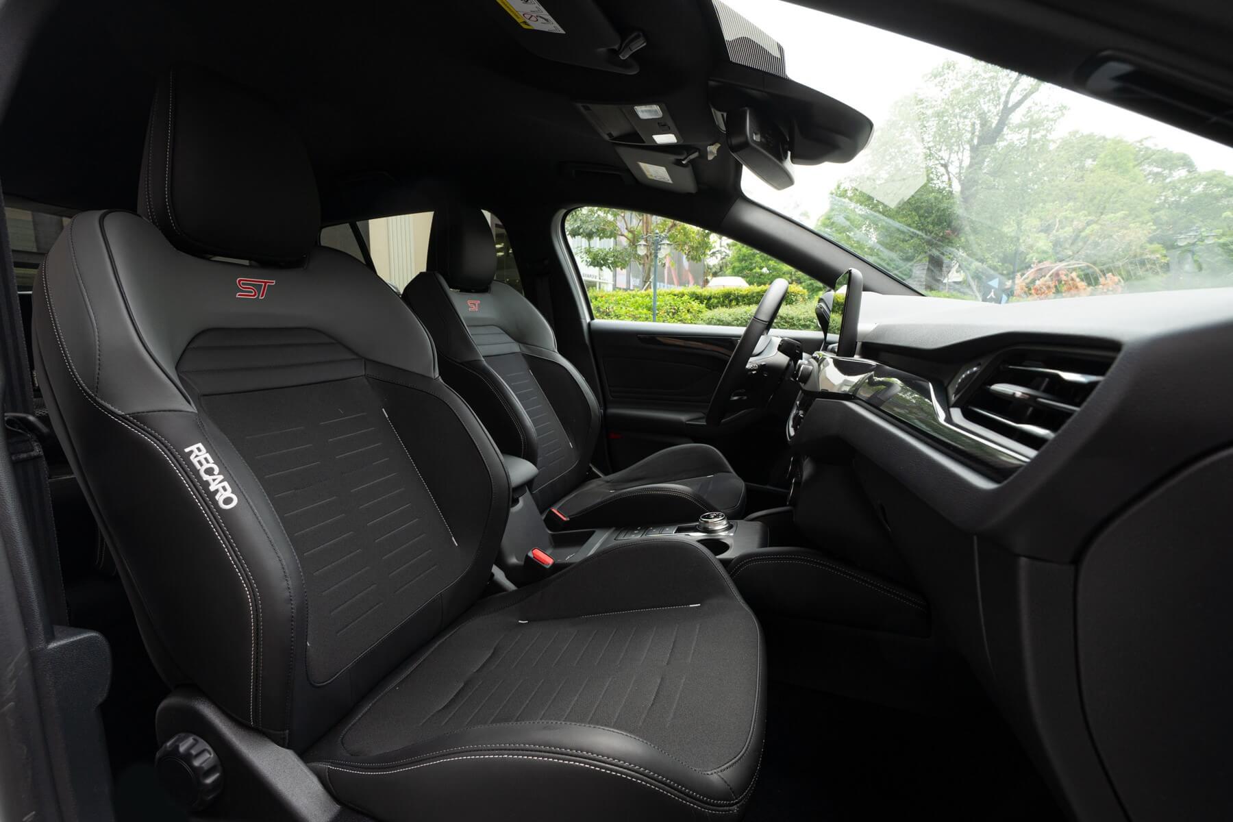 不是四個圈圈,也不是螺旋槳,更不是三芒星,你人生的第一部德製高性能旅行車底家啦!