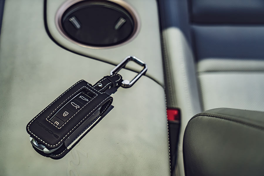 駕著一輛2.8秒快車,我需要到山中尋求平靜心靈之處。