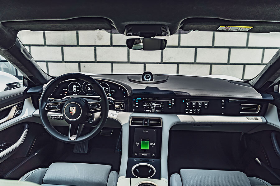 駕著一輛2.8秒快車,我需要到山中尋求平靜心靈之處。