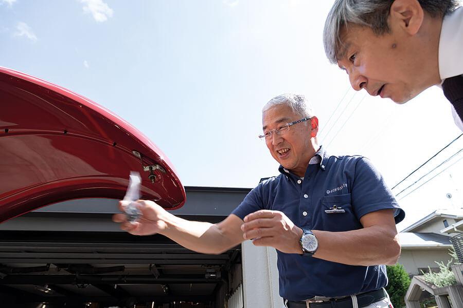 廣野幸誠將一部1966 Volkswagen Type 1 Convertible由日本運送到德國的Volkswagen總公司博物館,只為達成父親的心願……
