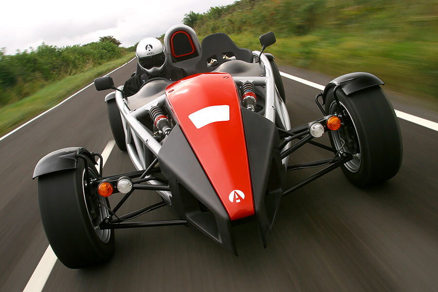 下雨天了怎麼辦,我沒車頂~ 我不敢開出去,我怕變落湯雞~