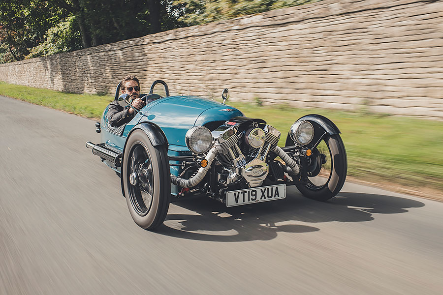 下雨天了怎麼辦,我沒車頂~ 我不敢開出去,我怕變落湯雞~