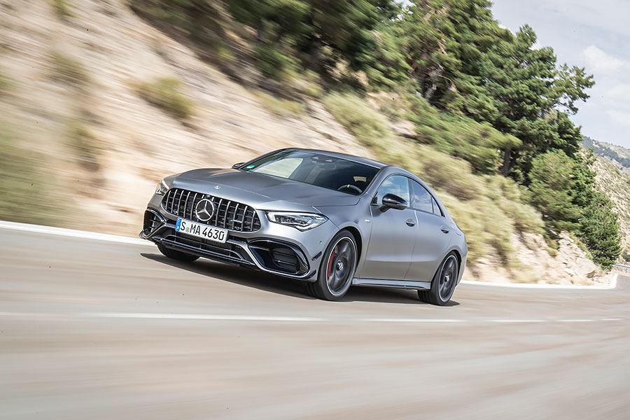 四門轎車跑不快?你最好趕快去上個洗手間,然後回來繫好安全帶,緊握把手,免得待會嚇到尿褲子了。