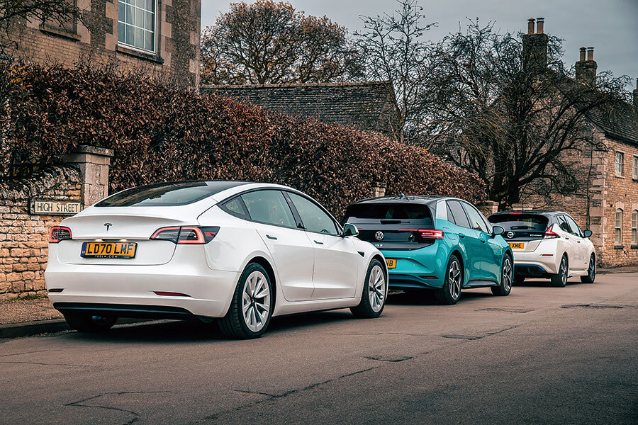 福斯全電動新血應該可以大勝日產老江湖,不是嗎?可是對上人人皆欲除之而後快的電動對手,結果又會鹿死誰手呢?