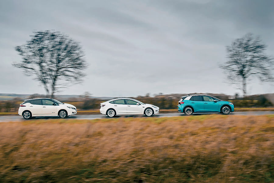 福斯全電動新血應該可以大勝日產老江湖,不是嗎?可是對上人人皆欲除之而後快的電動對手,結果又會鹿死誰手呢?