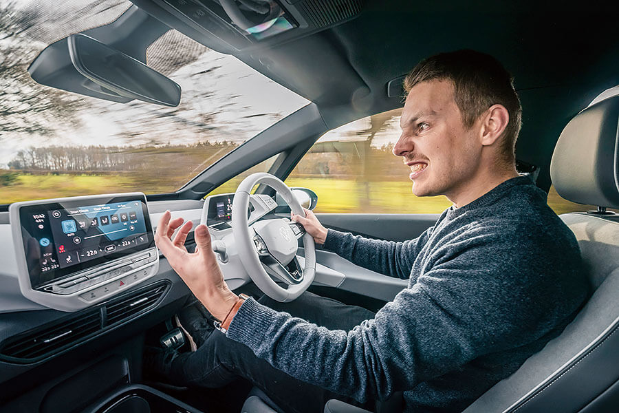 福斯全電動新血應該可以大勝日產老江湖,不是嗎?可是對上人人皆欲除之而後快的電動對手,結果又會鹿死誰手呢?