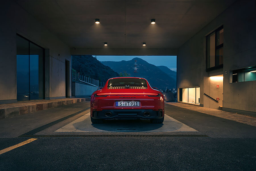 等啊等,盼啊盼,期待已久的911 GTS終於現身,而且還一次給足五種選擇。