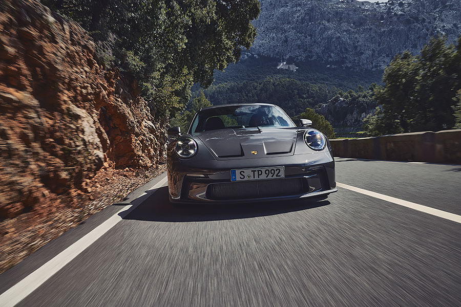 少了尾巴，多了貴氣，Porsche 911 GT3 Touring威力照樣包你滿意。