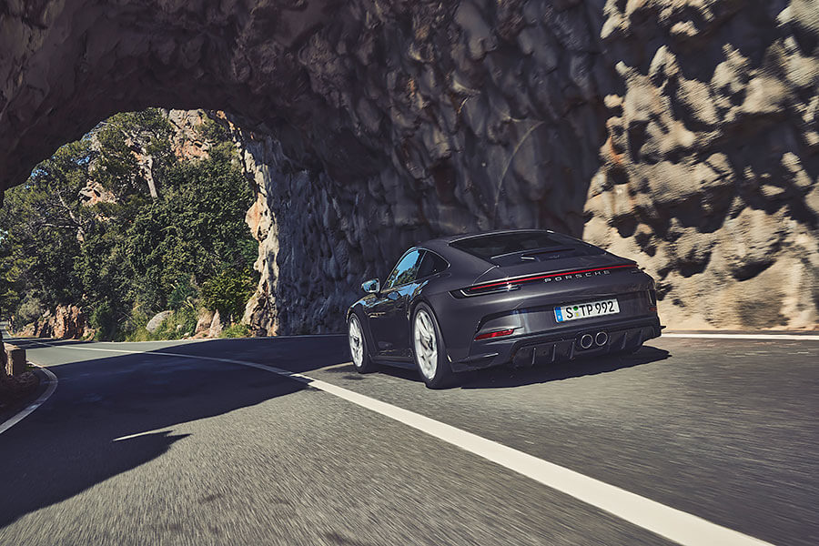 少了尾巴，多了貴氣，Porsche 911 GT3 Touring威力照樣包你滿意。