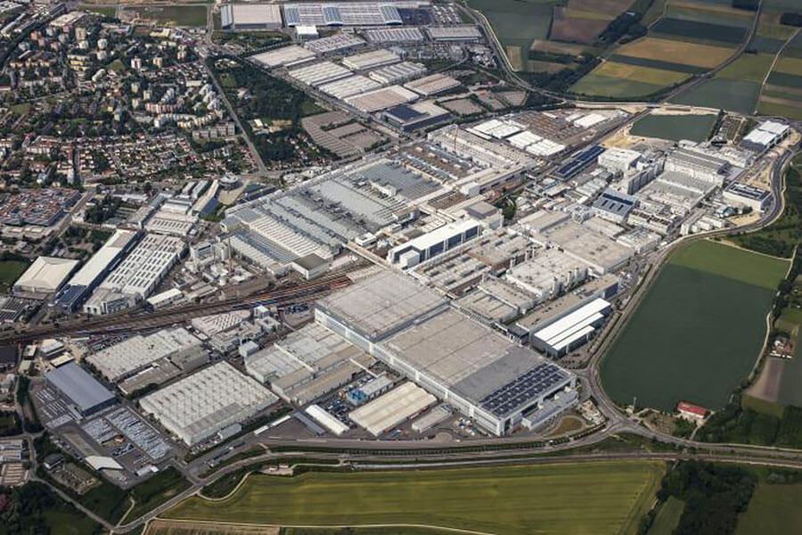 從最風光的傑作,至到最慘淡的低潮,這裡備妥你想知的一切,以及好些你不想知道的逸聞軼事。