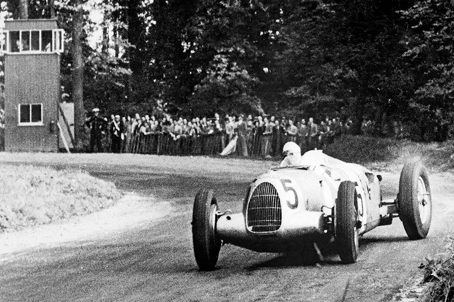 從最風光的傑作,至到最慘淡的低潮,這裡備妥你想知的一切,以及好些你不想知道的逸聞軼事。