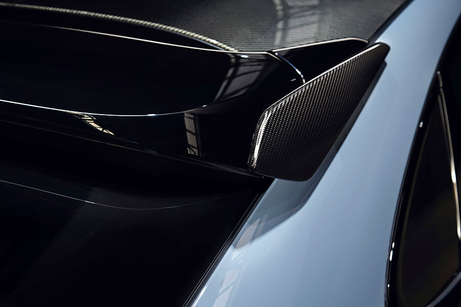 沒錯,就是它!它就是那輛完全不留情面,在紐伯靈以2.5秒之差擊敗Audi RS Q8的神祕Cayenne!