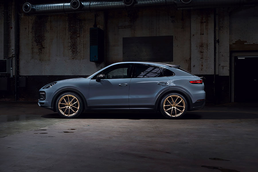 沒錯,就是它!它就是那輛完全不留情面,在紐伯靈以2.5秒之差擊敗Audi RS Q8的神祕Cayenne!