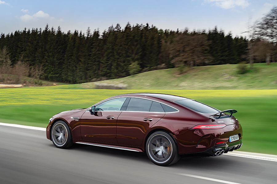 好像跑步游泳一樣,你做什麼他就做什麼。所以GT 4-Door Coupe也跟在對手之後升級小改啦!