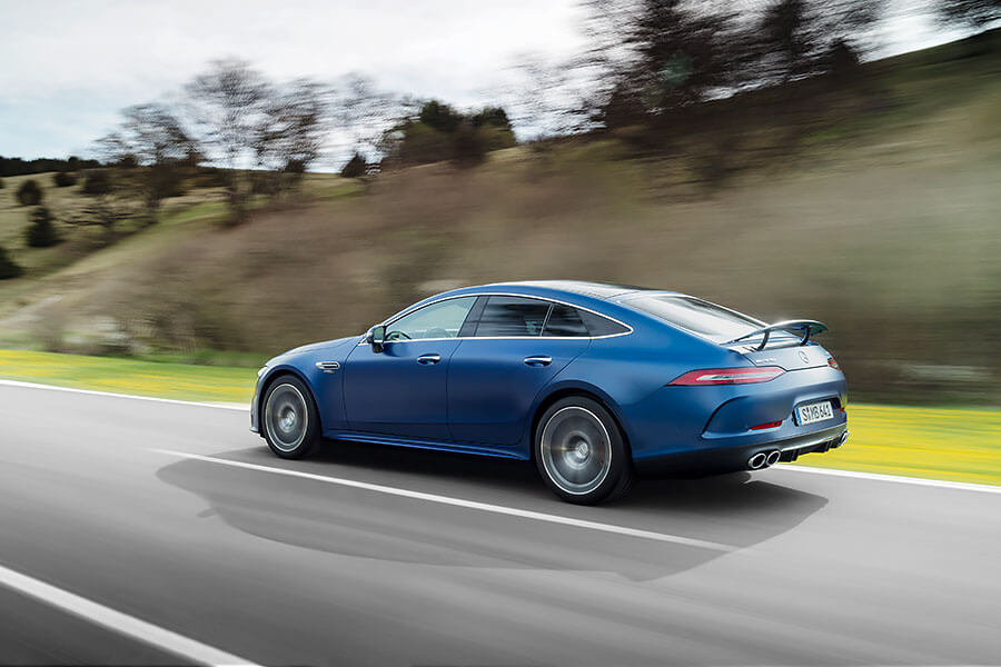 好像跑步游泳一樣,你做什麼他就做什麼。所以GT 4-Door Coupe也跟在對手之後升級小改啦!