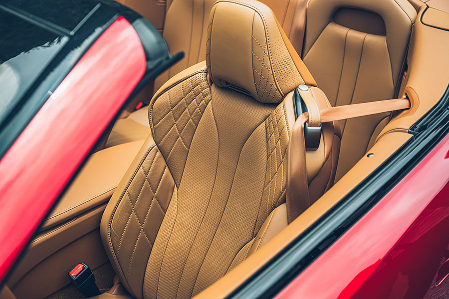 兩部敞篷跑車，各自詮釋上空風景與唱腔，加上嘆為觀止的蘇花公路，著實是展現歌藝的絕佳舞台。