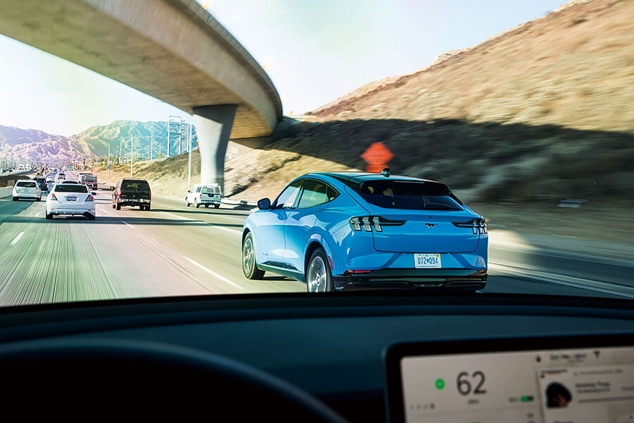 美國兩大巨人硬碰,這次輪到肌肉派老江湖覬覦初創派的補遺作品。