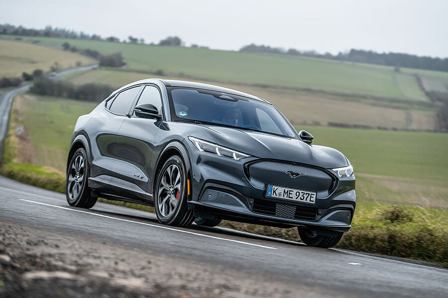 美國兩大巨人硬碰,這次輪到肌肉派老江湖覬覦初創派的補遺作品。