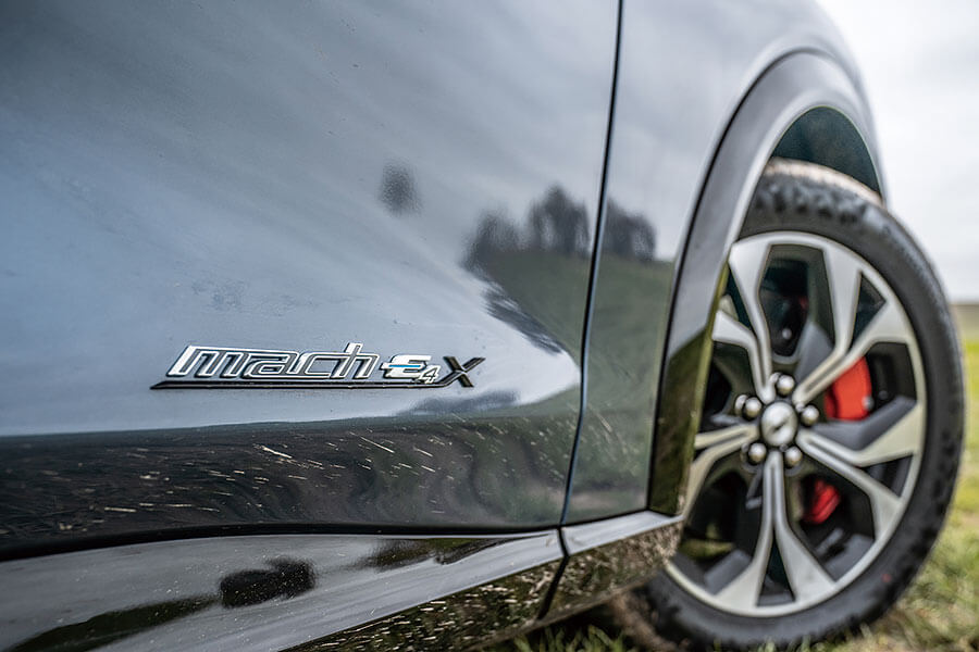 美國兩大巨人硬碰,這次輪到肌肉派老江湖覬覦初創派的補遺作品。