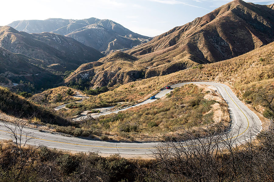 美國兩大巨人硬碰,這次輪到肌肉派老江湖覬覦初創派的補遺作品。