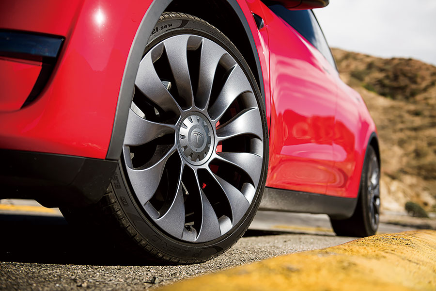 美國兩大巨人硬碰,這次輪到肌肉派老江湖覬覦初創派的補遺作品。