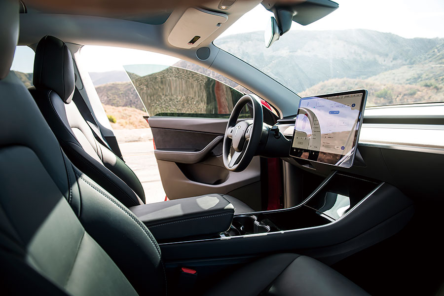 美國兩大巨人硬碰,這次輪到肌肉派老江湖覬覦初創派的補遺作品。