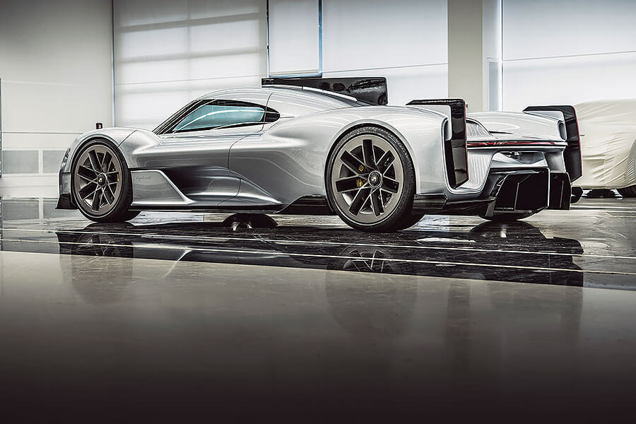 歡迎大家進入汽車設計師的腦海,一片處處漂浮著「如果這樣又會如何」,各種奇思妙想和保時捷十大傑作之類的汪洋大海。