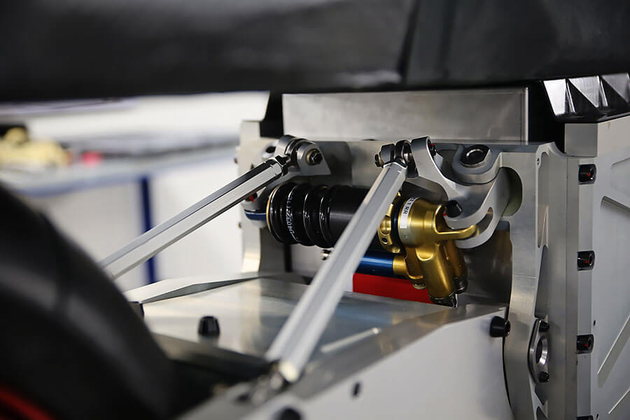 傳說中人車一體的最高境界,英國電動二輪車廠White Motorcycle Concepts辦到了。