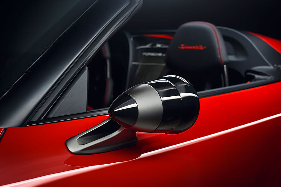 常聽人說現在的新車愈來愈沒有味道，但以下九款各自暗藏復古細節的可不一樣！