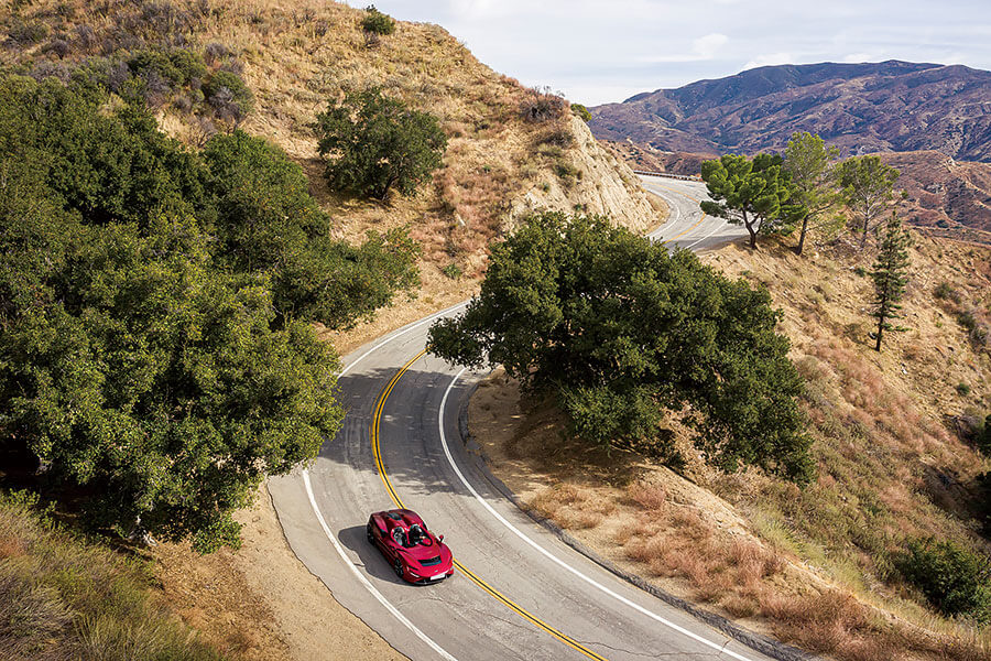 徹底上空的超跑到底是至高樂趣,還是銀樣蠟槍頭呢?各位朋友,答案就在Elva身上。