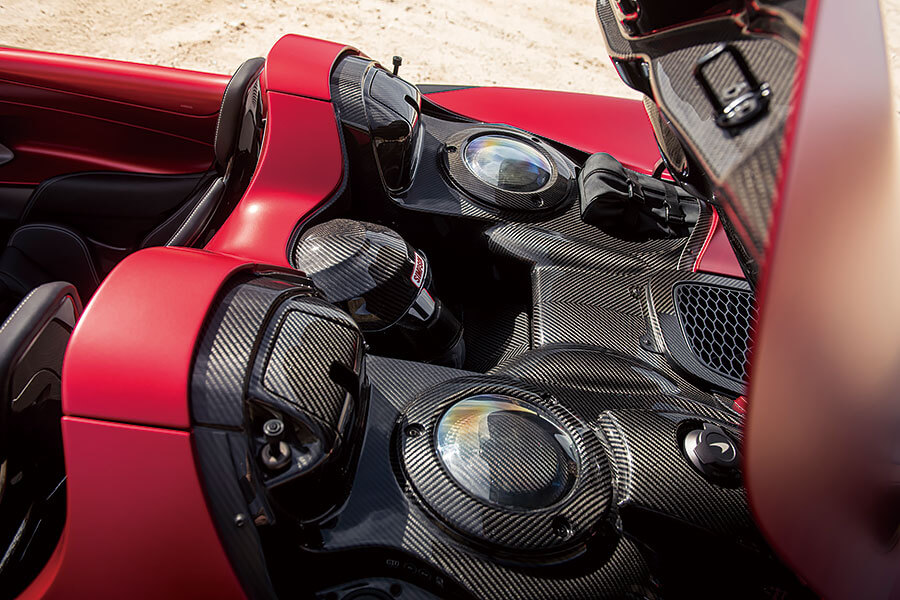 徹底上空的超跑到底是至高樂趣,還是銀樣蠟槍頭呢?各位朋友,答案就在Elva身上。