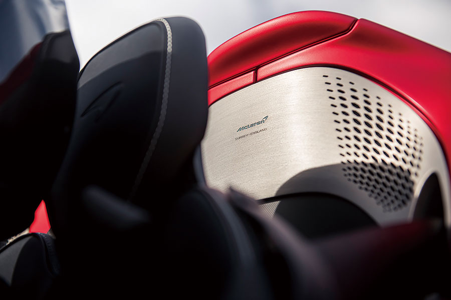 徹底上空的超跑到底是至高樂趣,還是銀樣蠟槍頭呢?各位朋友,答案就在Elva身上。