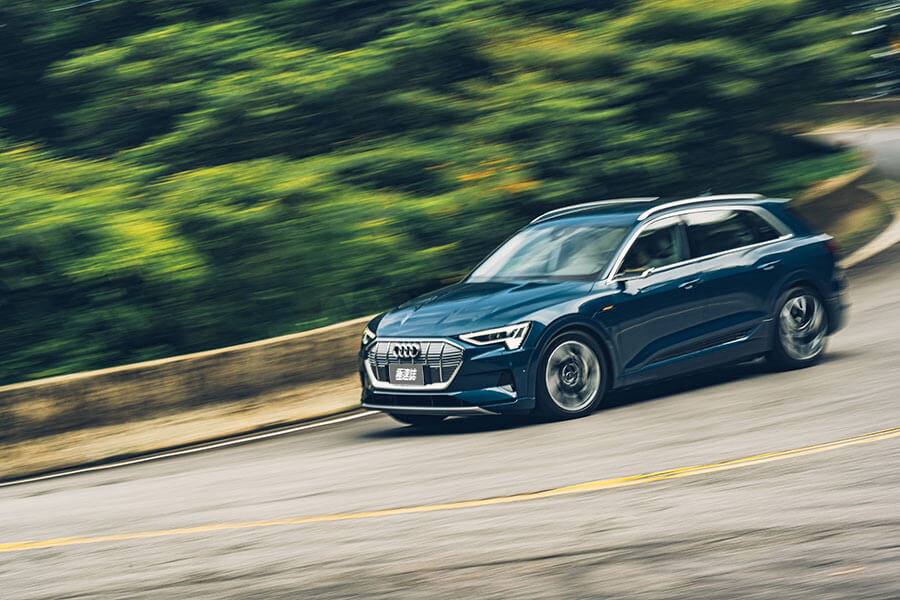 沒有特斯拉?對,以前沒得選,但現在可不同了,來個歐陸對決戲碼你看如何……。