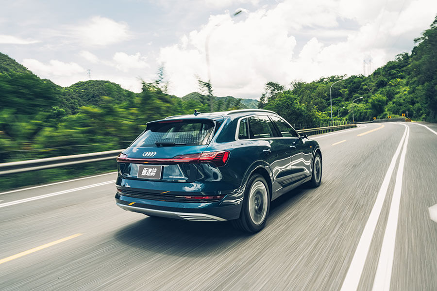 沒有特斯拉?對,以前沒得選,但現在可不同了,來個歐陸對決戲碼你看如何……。