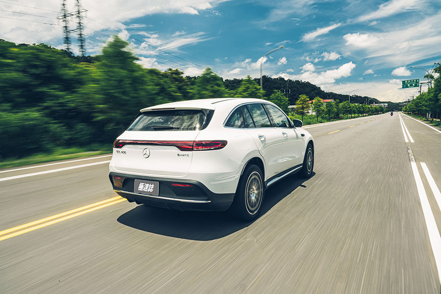 沒有特斯拉?對,以前沒得選,但現在可不同了,來個歐陸對決戲碼你看如何……。